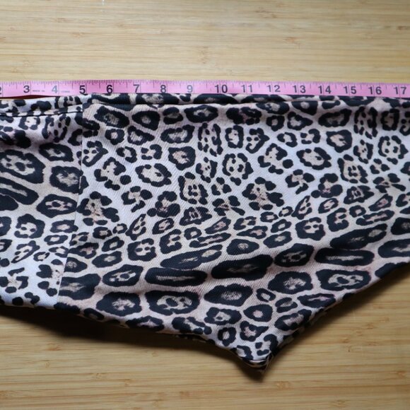 Free People & Onzie Leopard Biker Shorts M/L - Picture 4 of 6
